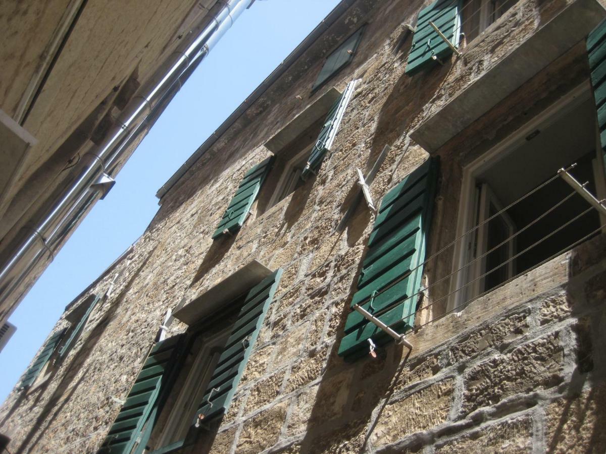 Gala Apartment